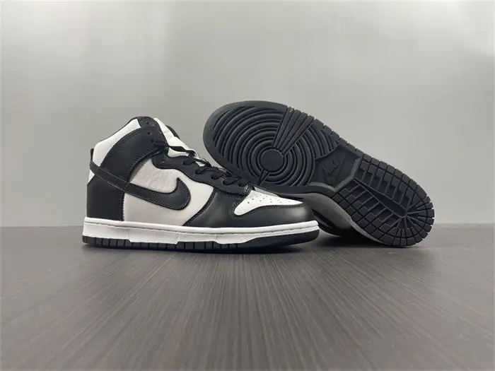 Nike Dunk High Panda 