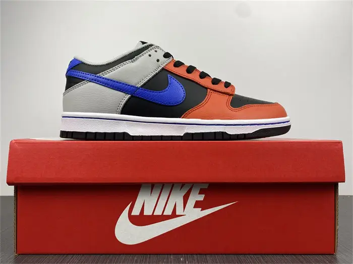 Nike Dunk Low EMB NBA 75th Anniversary Knicks 