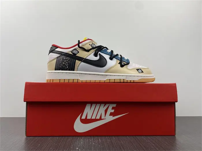 Nike Dunk Low 