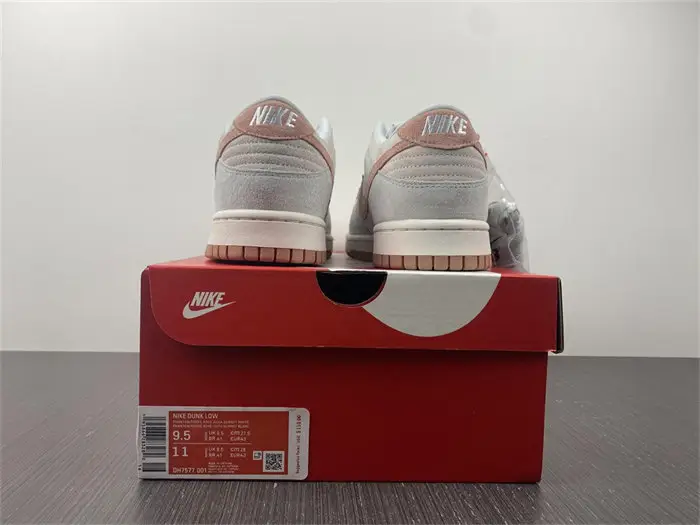 Nike Dunk Low Fossil Rose 