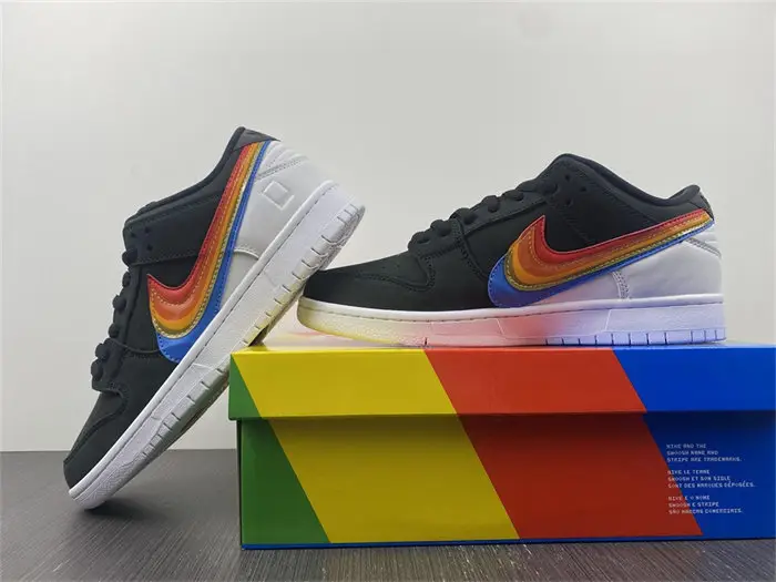 Nike SB Dunk Low Polaroid