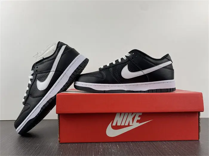 Nike Dunk Low Black White