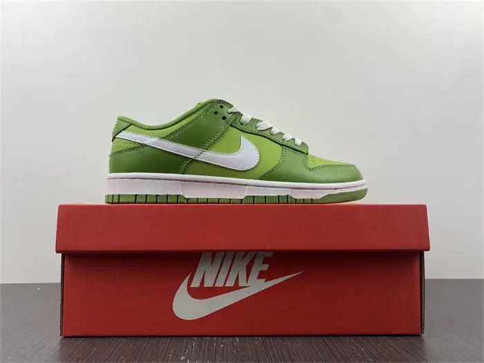 Nike Dunk Low Chlorophyll