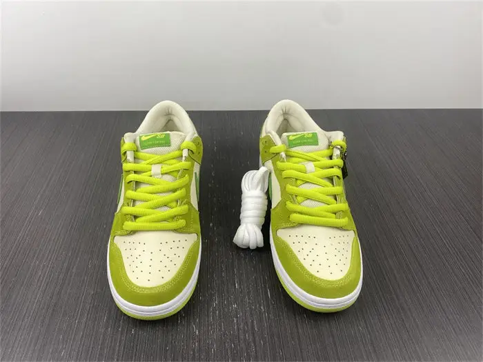 Nike SB Dunk Low Green Apple 