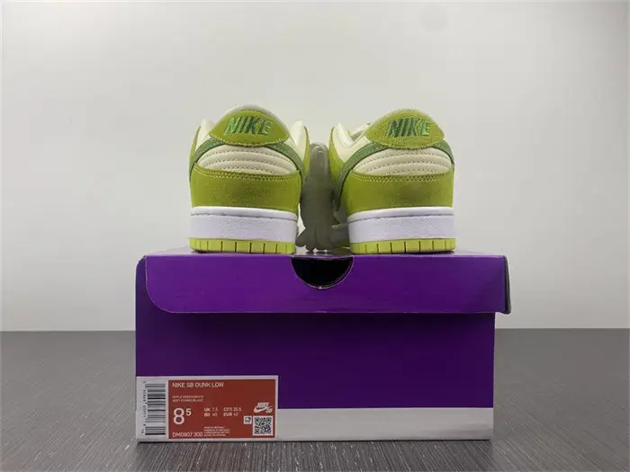 Nike SB Dunk Low Green Apple 