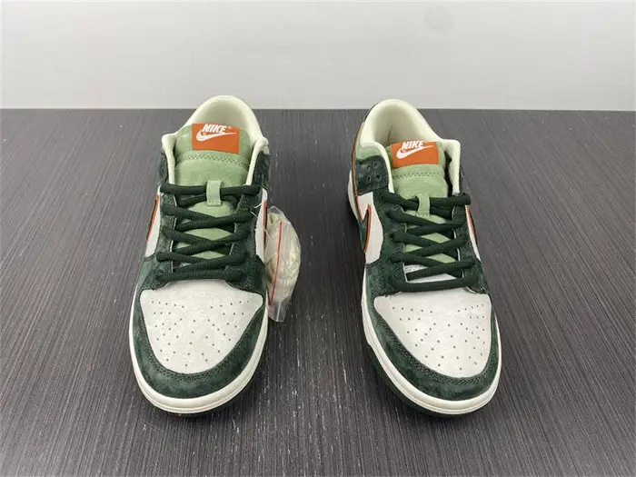 Nike SB Dunk 