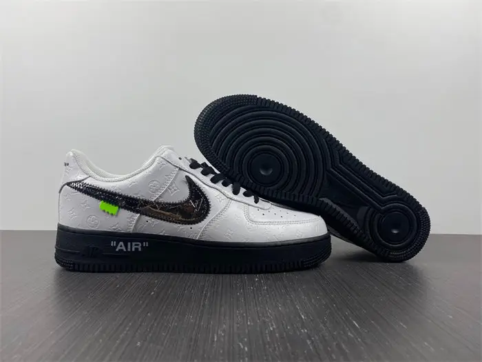 Nike Air Force 1 LV Low 