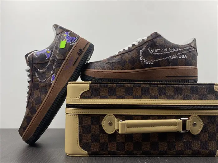Nike Air Force 1 LV Low