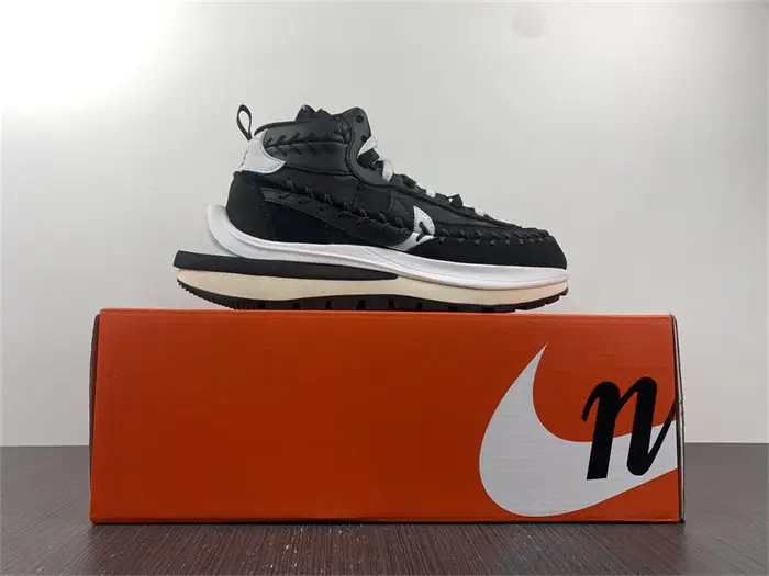 Nike Vaporwaffle sacai Jean Paul Gaultier Black 
