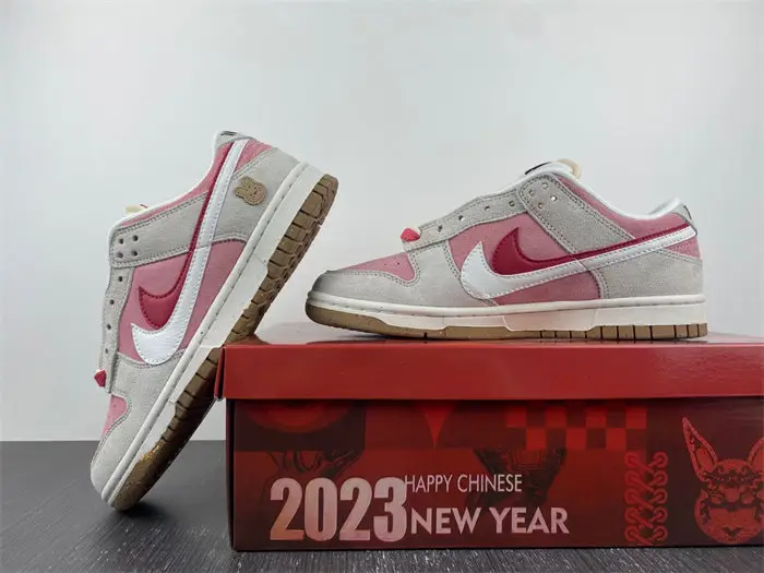 Nike Dunk Low SE