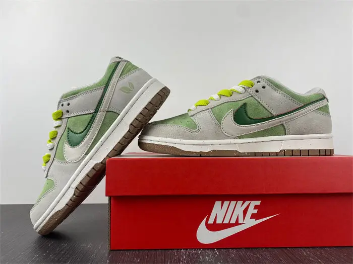 Nike Dunk Low SE 85 Double Swoosh