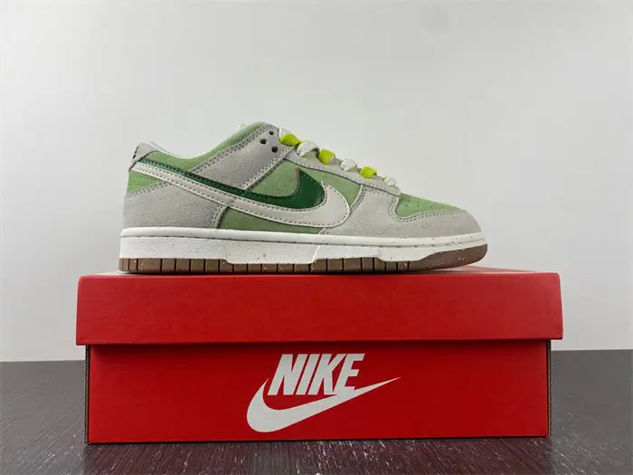 Nike Dunk Low SE 85 Double Swoosh 