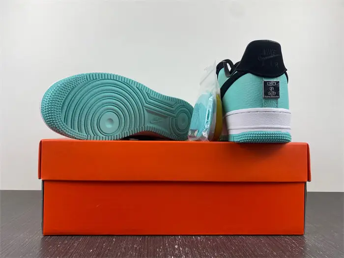 Nike Air Force 1 Low Tiffany & Co. 1837 