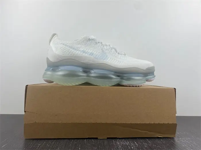 Nike Air Max Scorpion FK White Football 