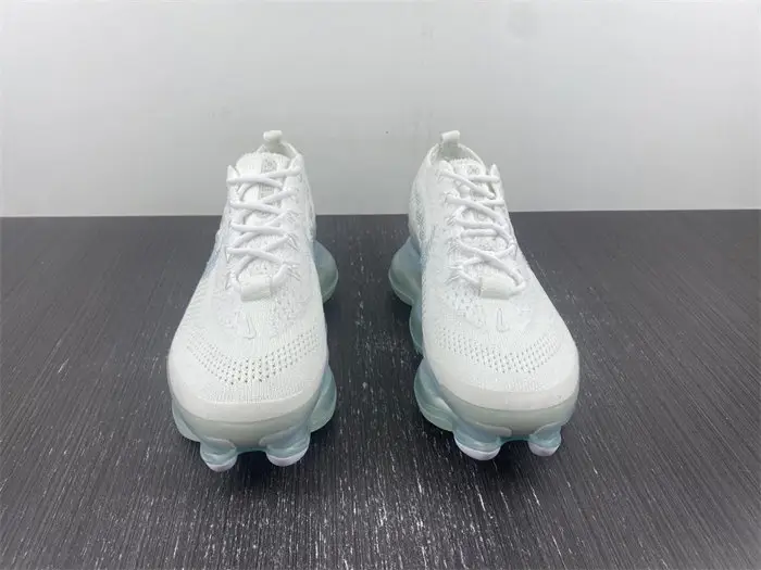 Nike Air Max Scorpion FK White Football 