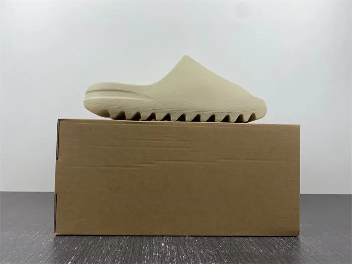 Yeezy Slide Bone
