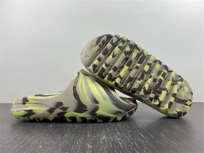 adidas Yeezy Slide 