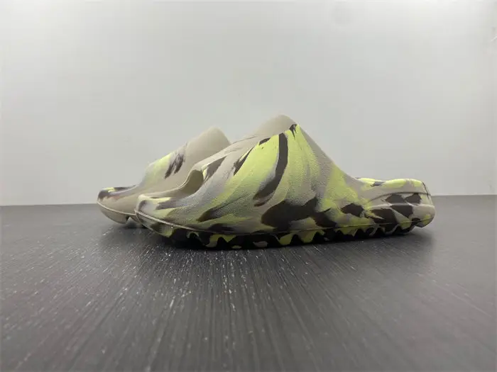adidas Yeezy Slide 