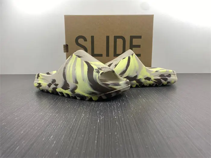 adidas Yeezy Slide
