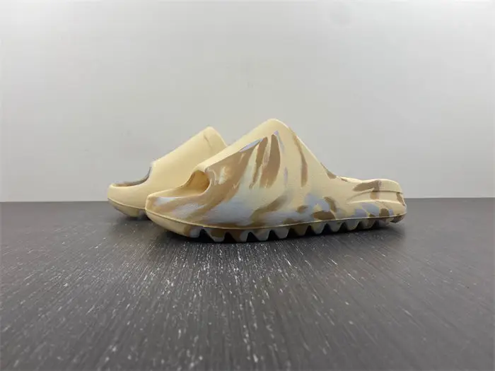 adidas Yeezy Slide 