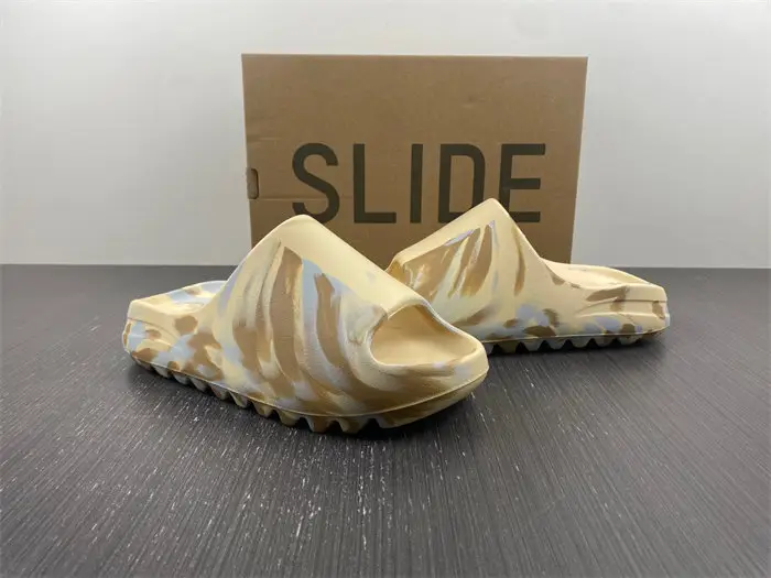 adidas Yeezy Slide
