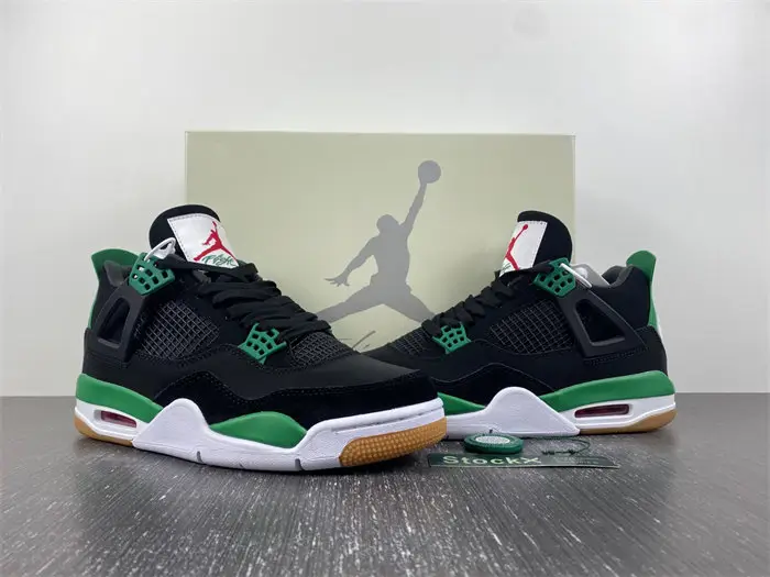 Nike SB x Air Jordan 4 