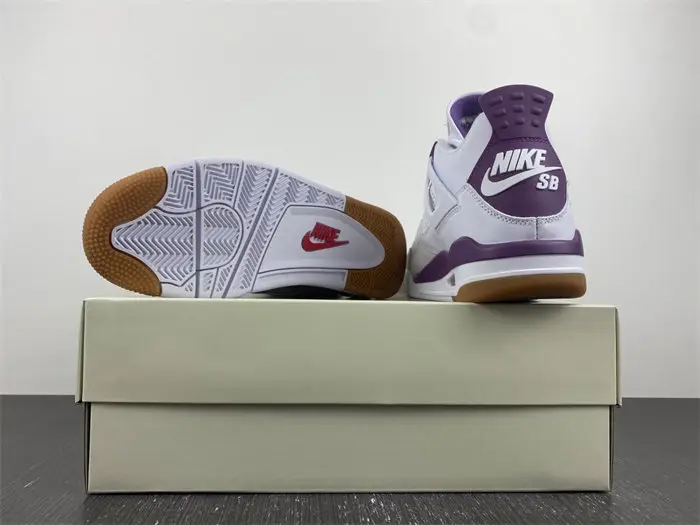 Nike SB x Air Jordan 4 