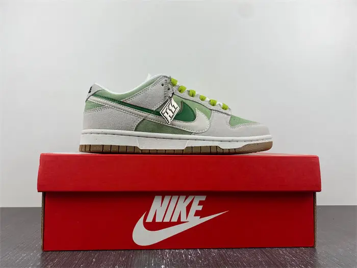Nike Dunk Low SWOOSH 