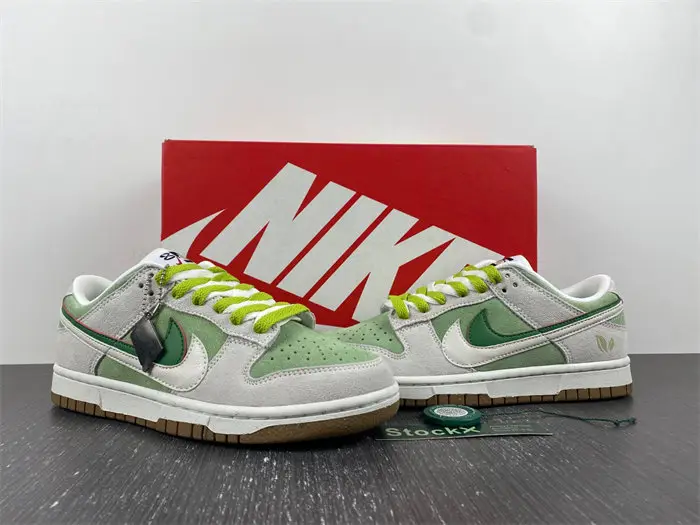 Nike Dunk Low SWOOSH 