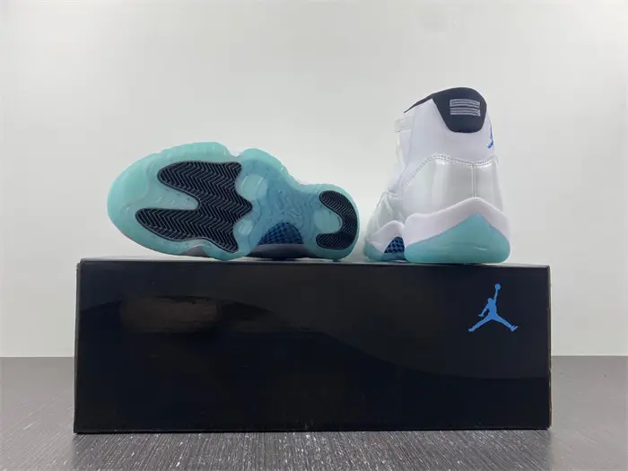 Jordan 11 Retro Legend Blue 