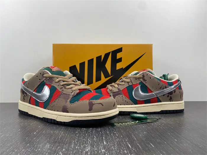 Nike SB Dunk Low Freddy Krueger 