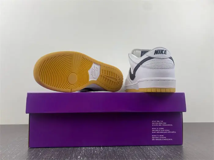 Nike SB Dunk Low Pro White Gum 