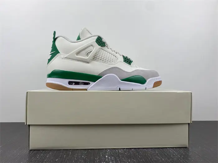 Jordan 4 Retro SB Pine Green 