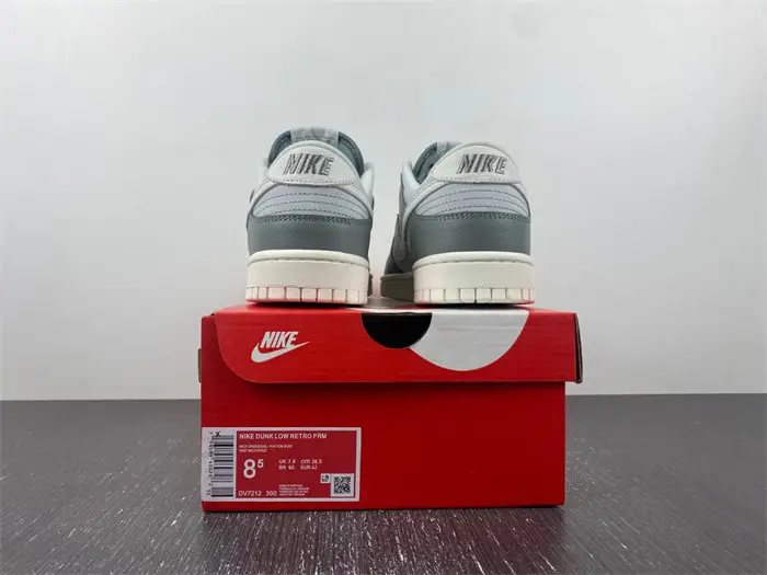 Nike Dunk Low Mica Green 