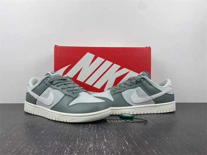 Nike Dunk Low Mica Green 