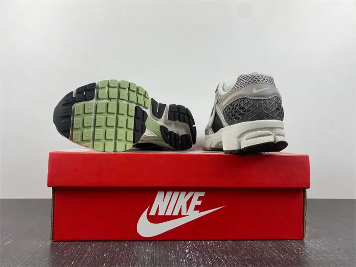 Nike Zoom Vomero 5 Cobblestone Flat Pewter 