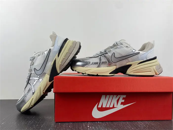 Nike V2K Run Summit White Metallic Silver