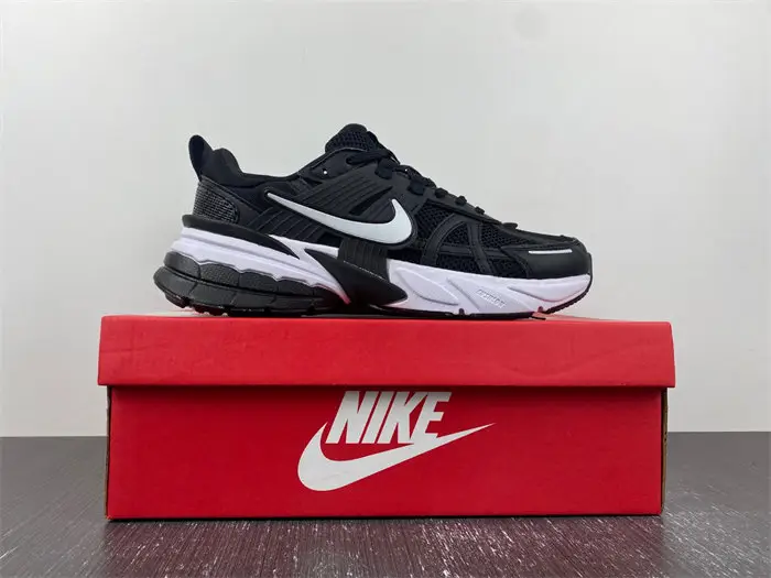 NIKEV2K Runtekk 3XL 