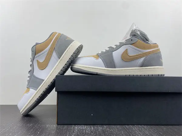 Air Jordan 1 Low 