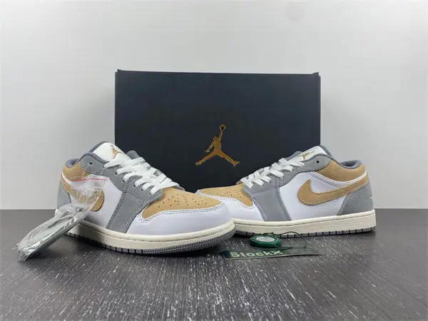Air Jordan 1 Low 