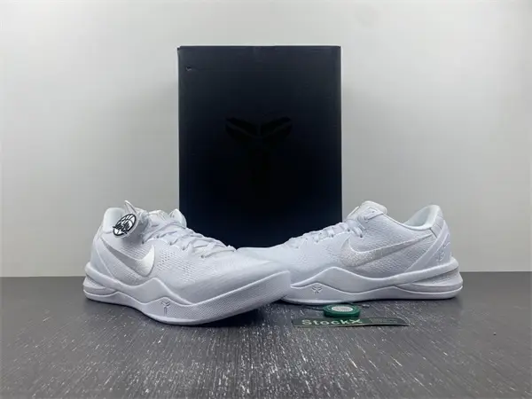 Nike Kobe 8 Protro “Triple 