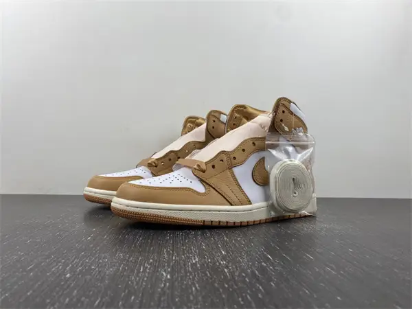 Air Jordan 1 High OG WMNS