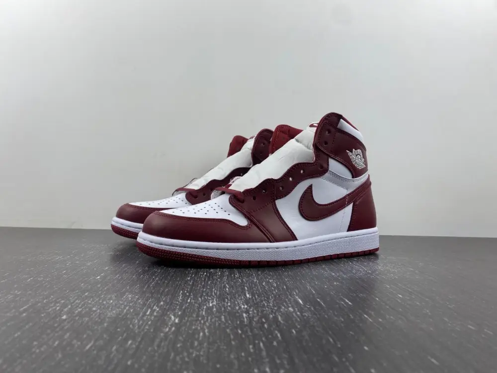 Air Jordan 1 High OG “Team