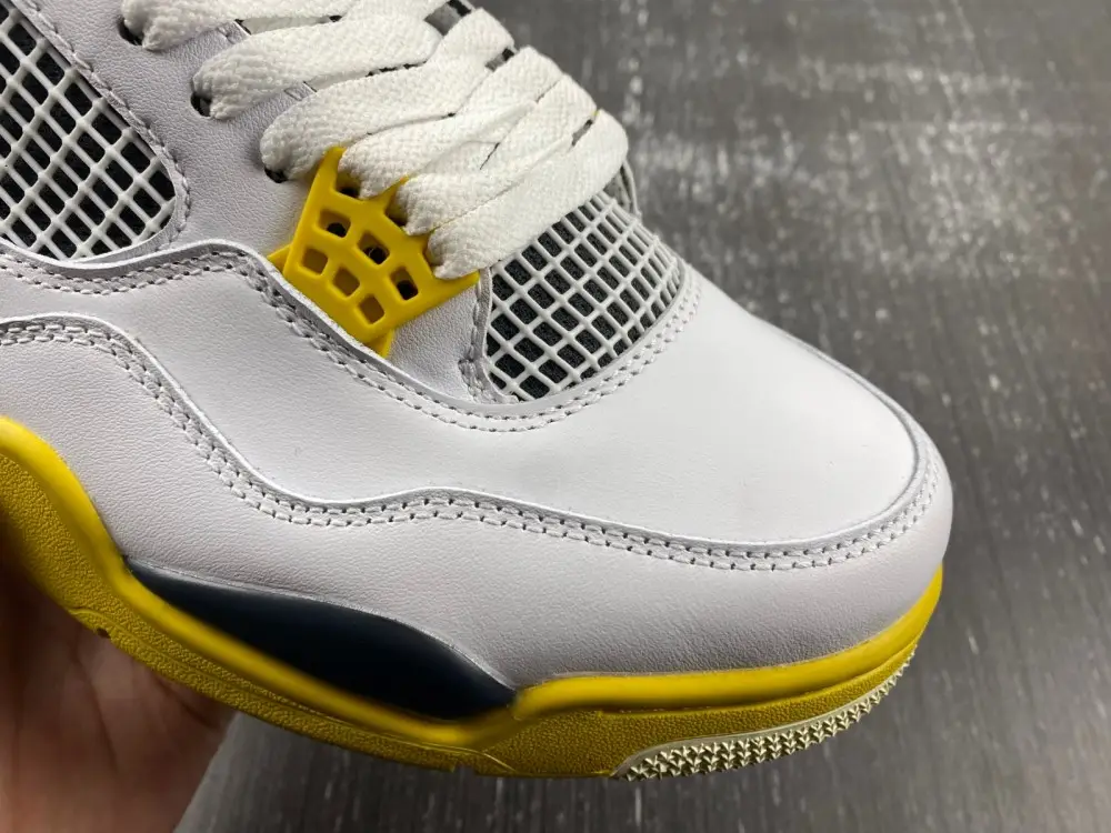 Air Jordan 4 yellow 
