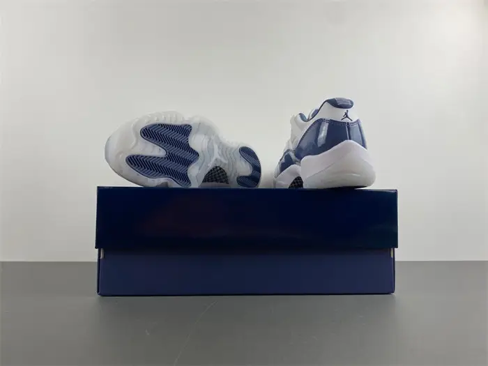 Jordan 11 Retro Low Diffused Blue (2024) 