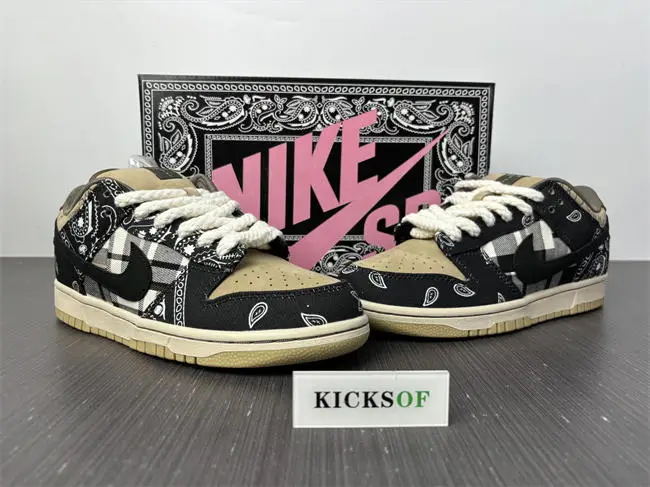 Nike SB Dunk Low Travis Scott