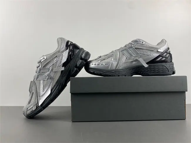New Balance Silver gray black