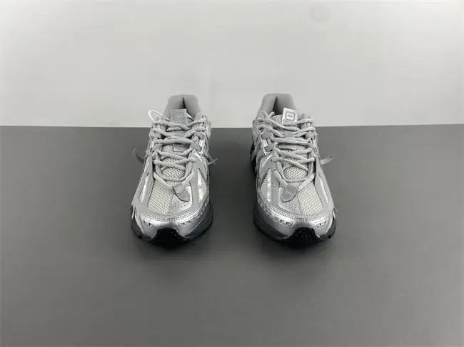 New Balance Silver gray black 