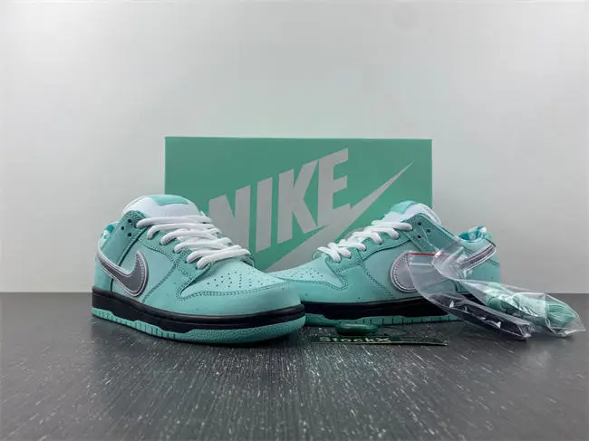 Concepts x TIFFANY CO. x Nike SB Dunk Low