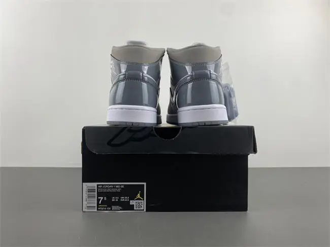 Air Jordan 1 Mid SE 